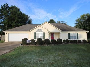 4881 Shelia Dr, Milan, TN 38358