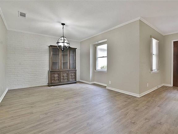 5th image of 11125 Pinehurst Dr APT B