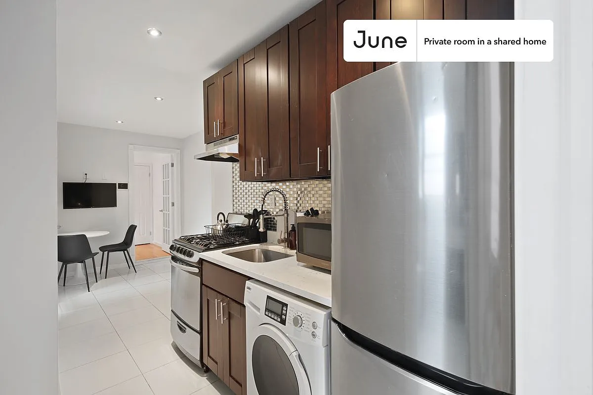 Full bedroom in 3 bed/1 bath home in Upper West Side #785 A — Photo 4