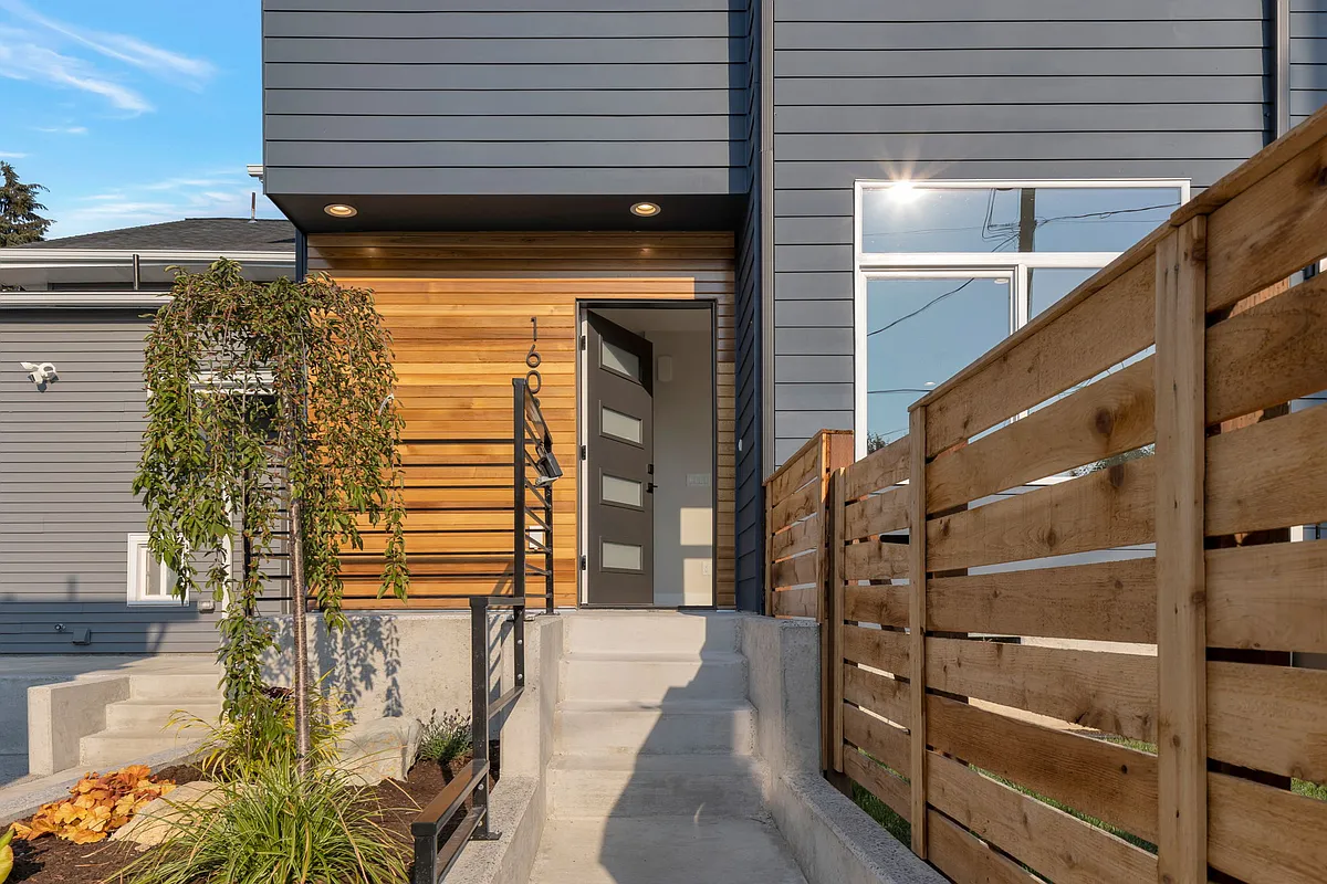 Building Photo - 1603 SW Kenyon St