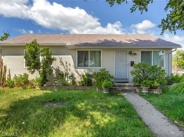 8223 Mammoth Ave, Panorama City, CA 91402