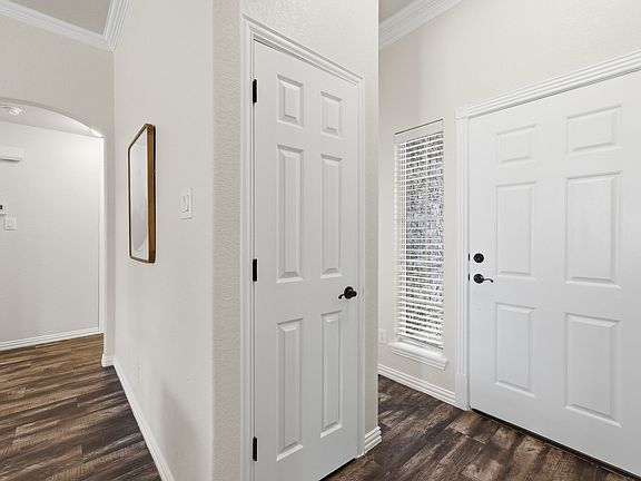 4th image of 4416 Logan Cir