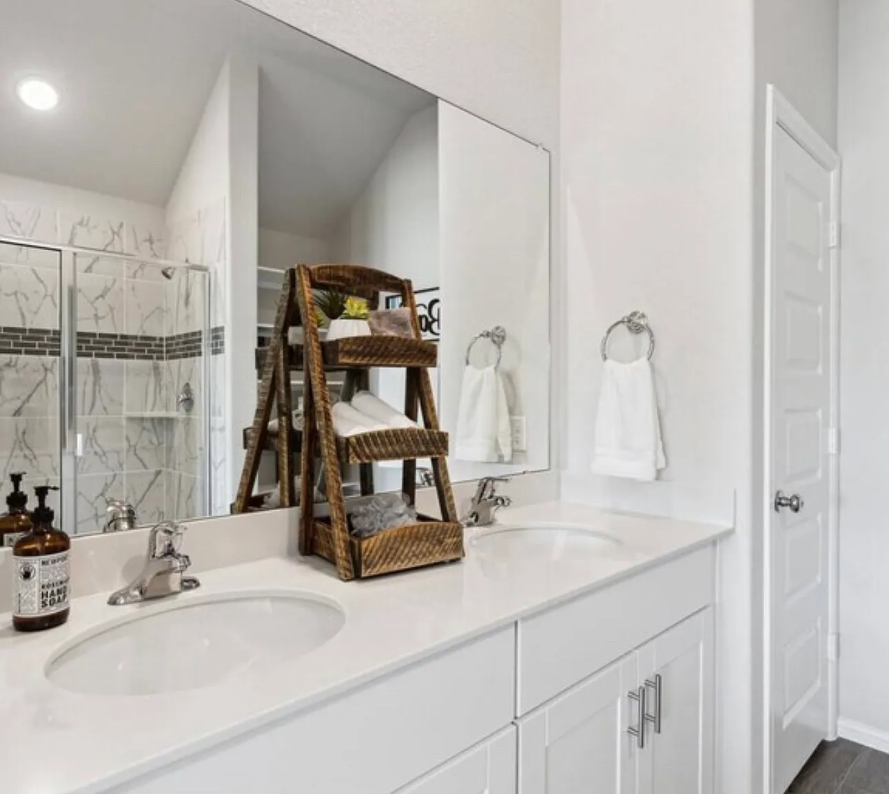 4 bed, 1768 sqft, $4,995 — Photo 4
