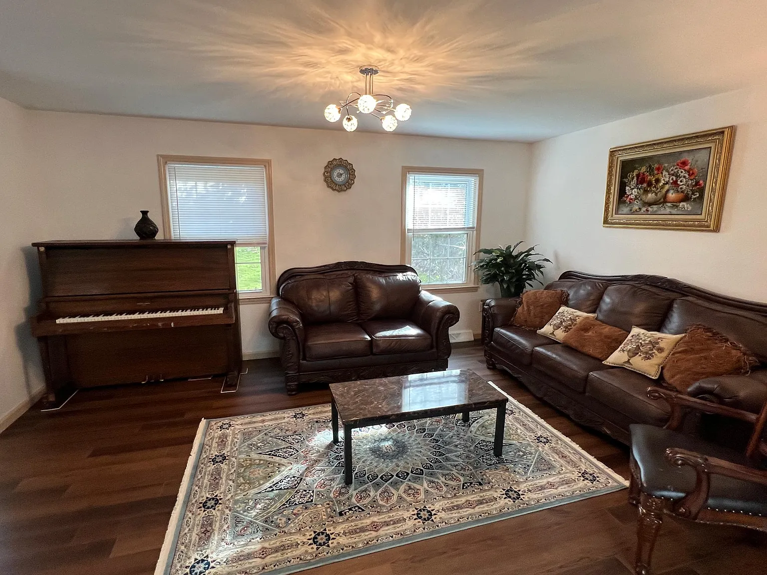 107 Brookwood Dr — Photo 4
