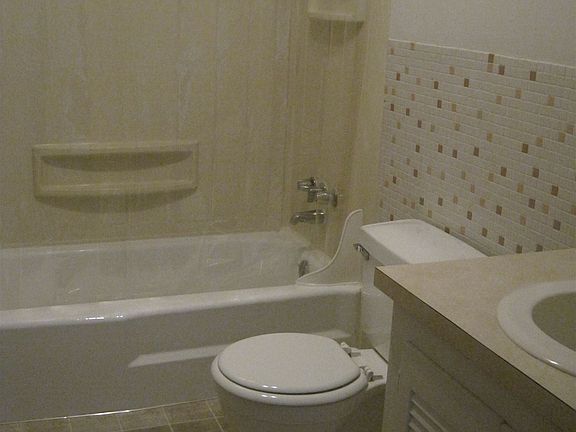 Hillcrest Bath