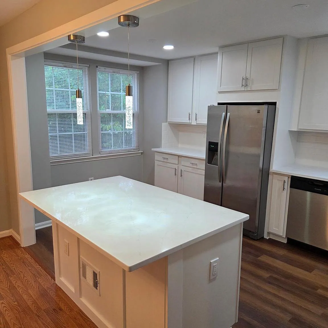 3 bed, 3.5 bath, 1332 sqft, $3,000 — Photo 2