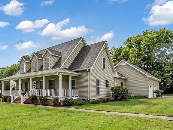 3rd image of 6421 Yeatman Ln