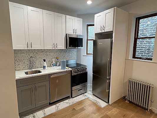 2nd image of 226 W 16th St APT E3