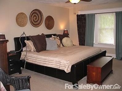 Master Bedroom : Large room with walk in closet