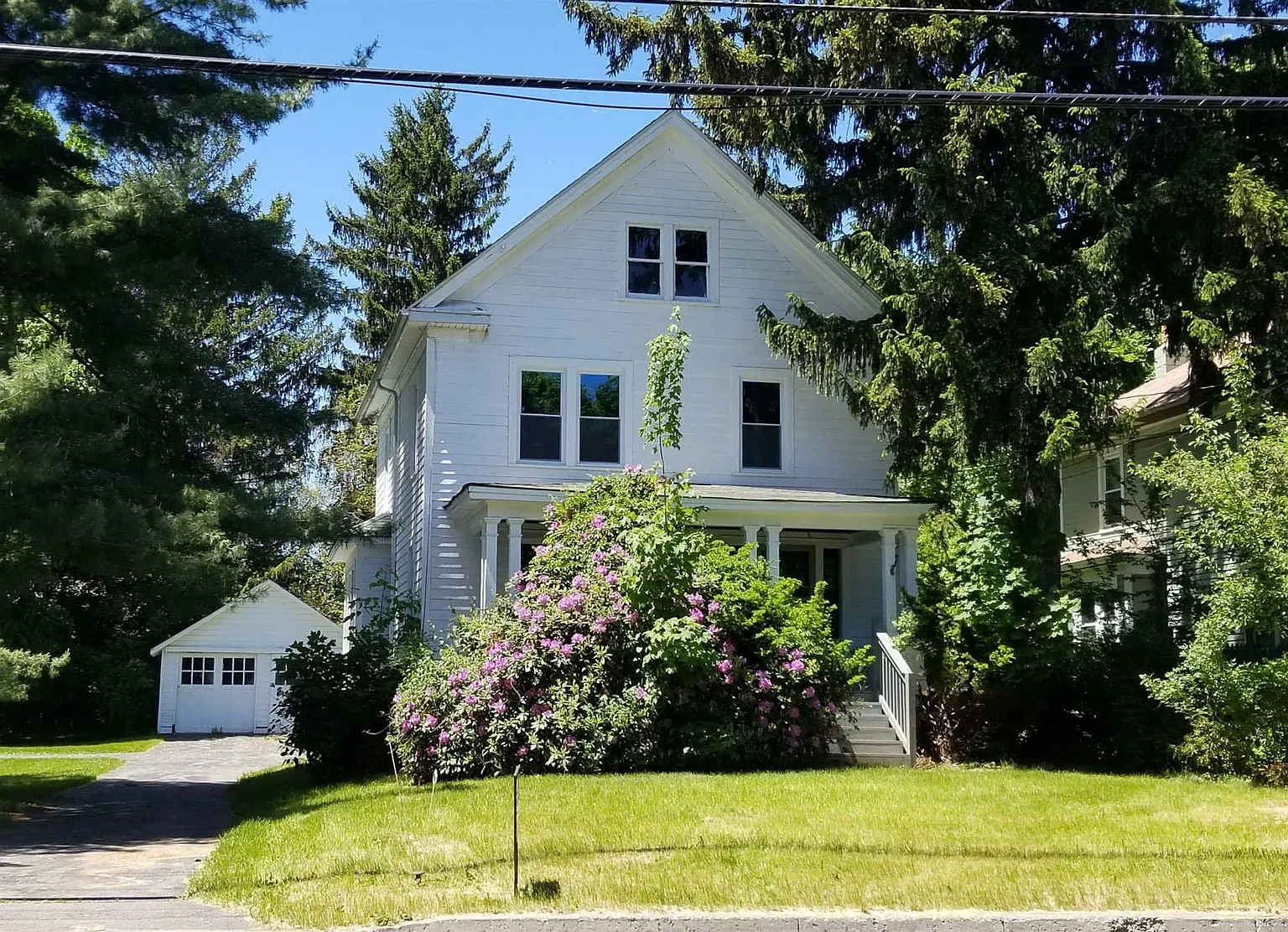323 Violet Ave photo 1