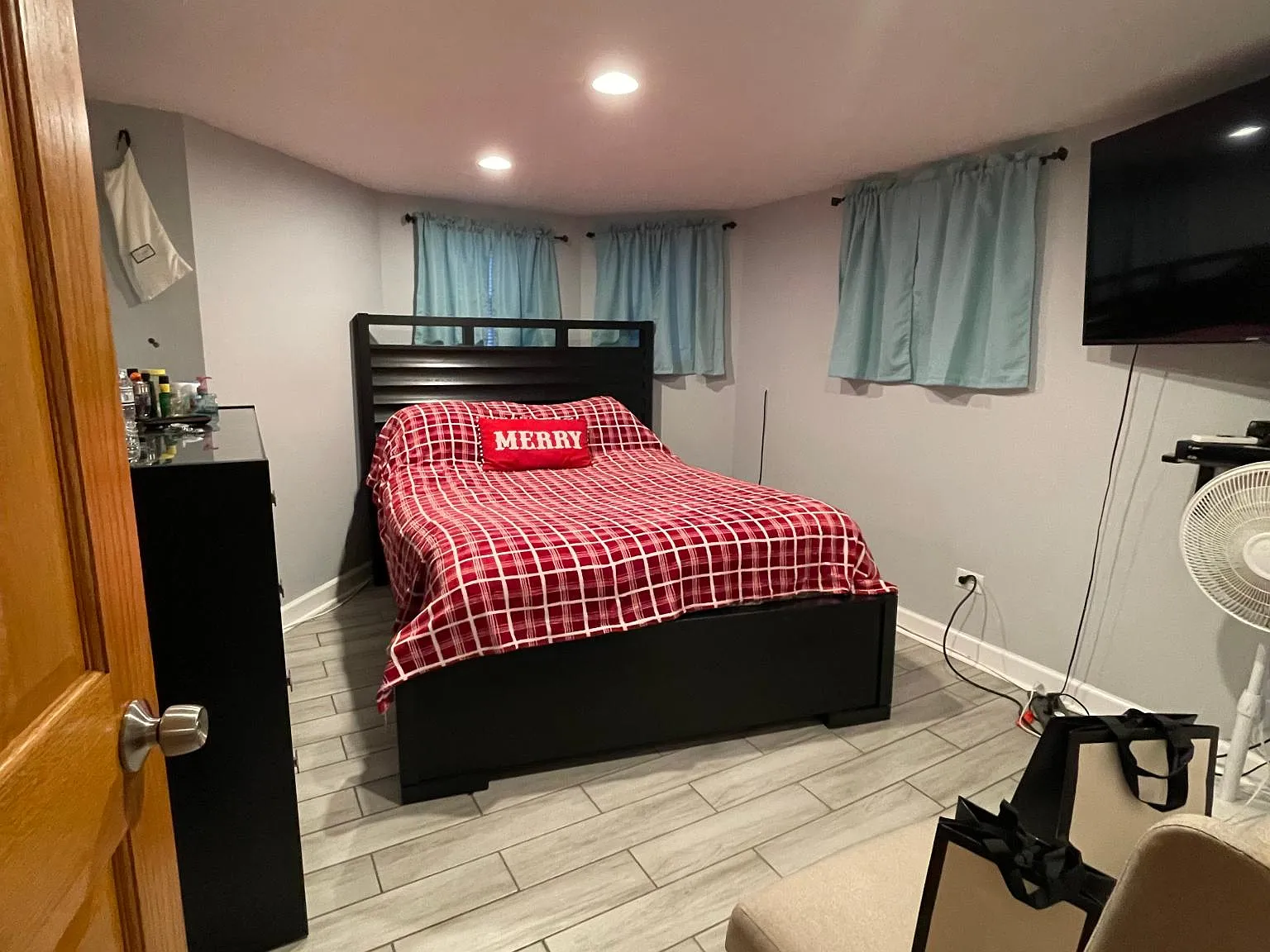 2 bed, 900 sqft, $1,400 — Photo 3
