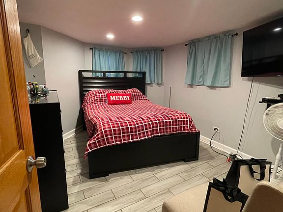3rd image of 2038 N Karlov Ave #Basement