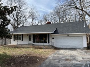 1037 S Oak Grove Ave, Springfield, MO 65804