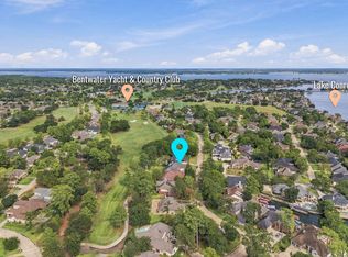 299 Wedgewood Dr, Montgomery, TX 77356
