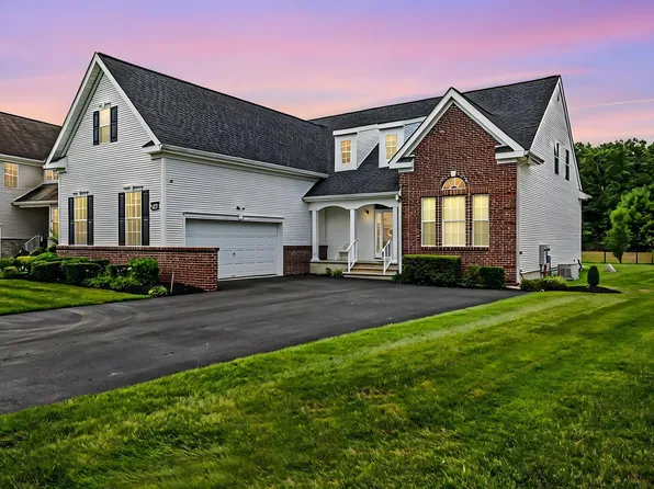 150 Crystal Lake Dr, Egg Harbor Township, NJ 08234