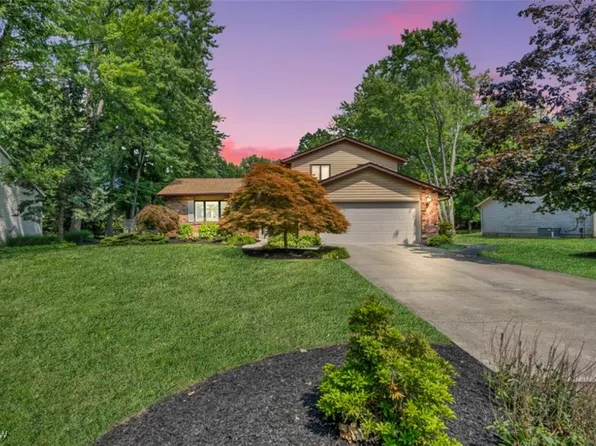 5275 Lenore Dr, Mentor, OH 44060