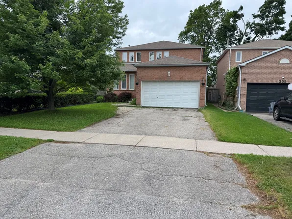 253 Hickling Trl, Barrie, ON L4M 5W9