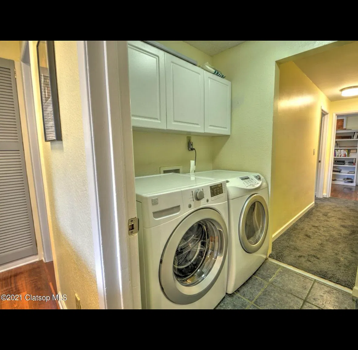 5 bed, 2500 sqft, $4,300 — Photo 3