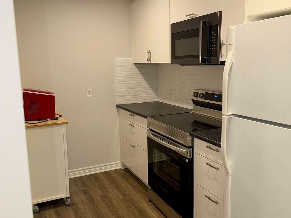 1st image of 14 Blue Forest Dr