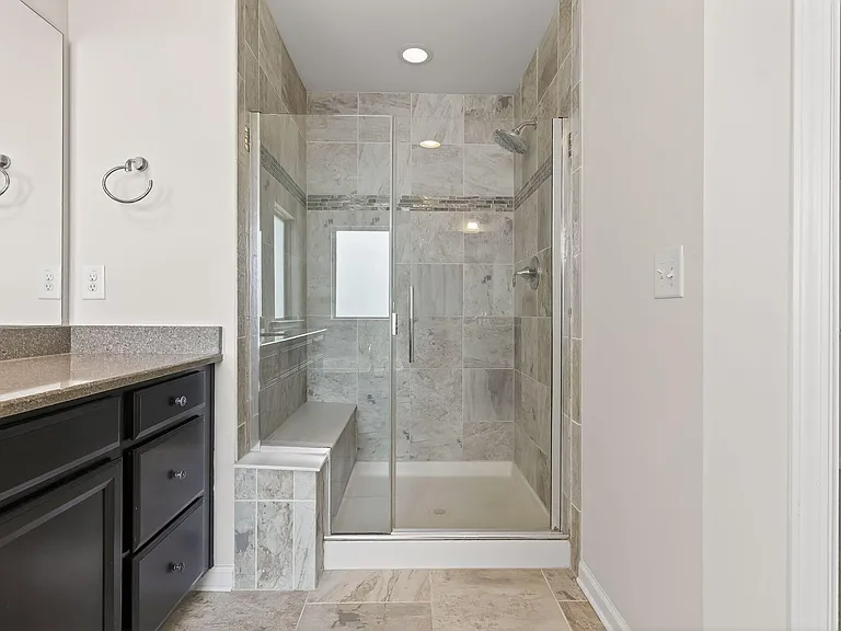125 Begen St — Photo 32