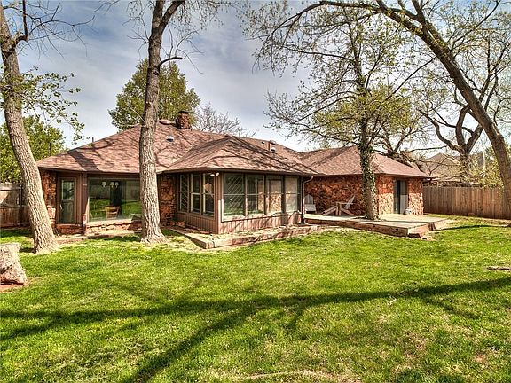 4th image of 2200 Wheaton Dr