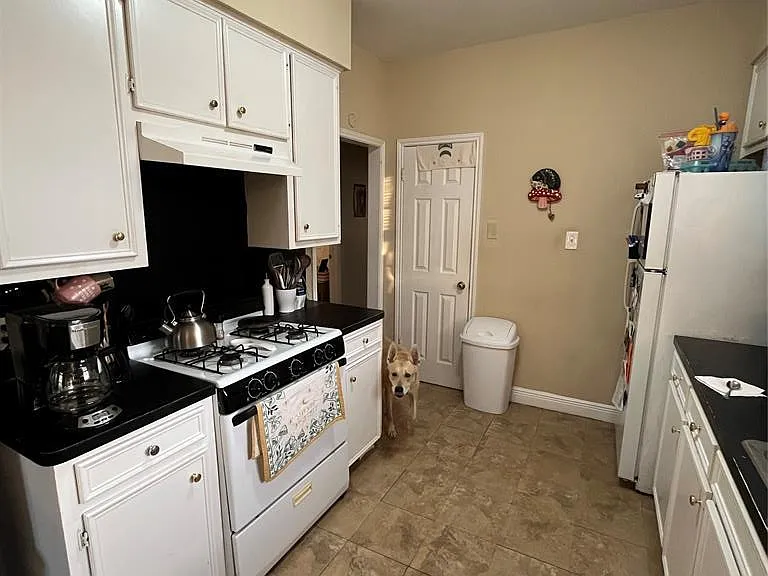 3201 Guadalupe St — Photo 6