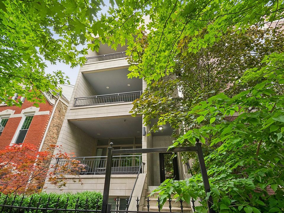 1st image of 1021 N Wood St APT 3