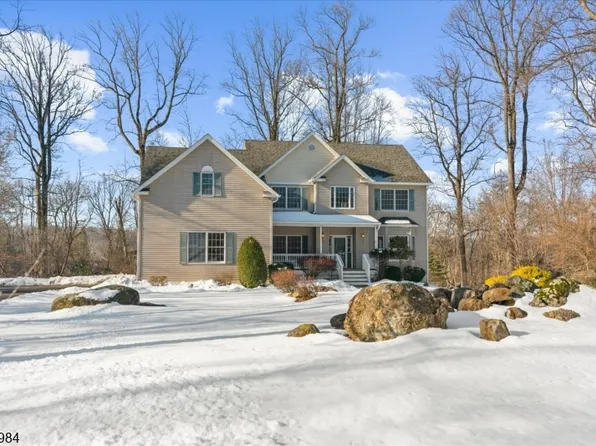 205 Hogan Ct, Bethlehem Twp., NJ 08802