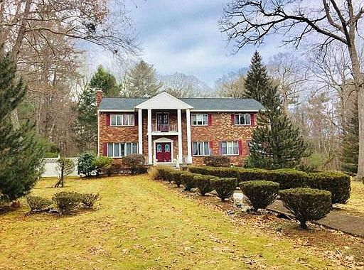 1st image of 70 Bay Colony Dr