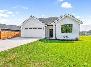 706 E 4th St, Nooksack, WA 98276