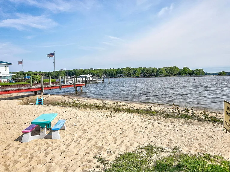 1190 Lakeview Dr — Photo 26