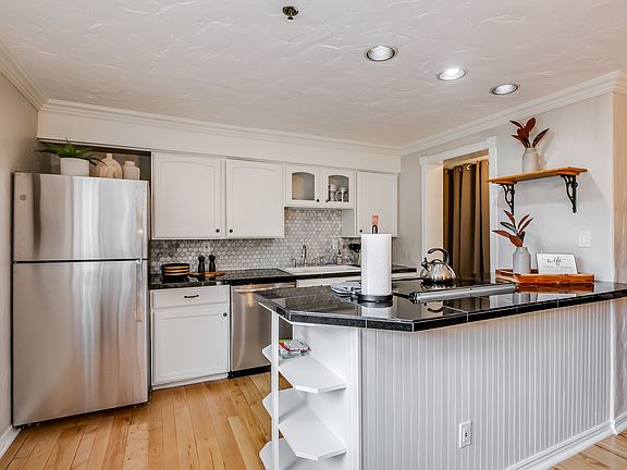 2nd image of 4295 Columbine Dr Unit 13A