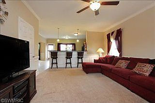5th image of 8391 Pebble Dr NE