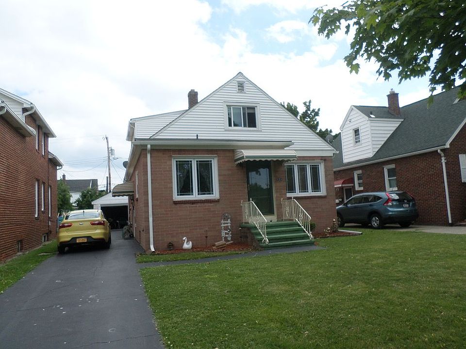 1st image of 129 Leonard St