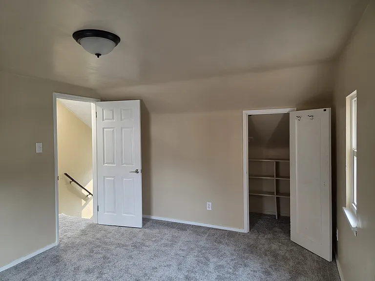 5272 Fieldcrest Dr — Photo 2