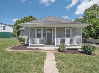 195 E College St, Troy, MO 63379