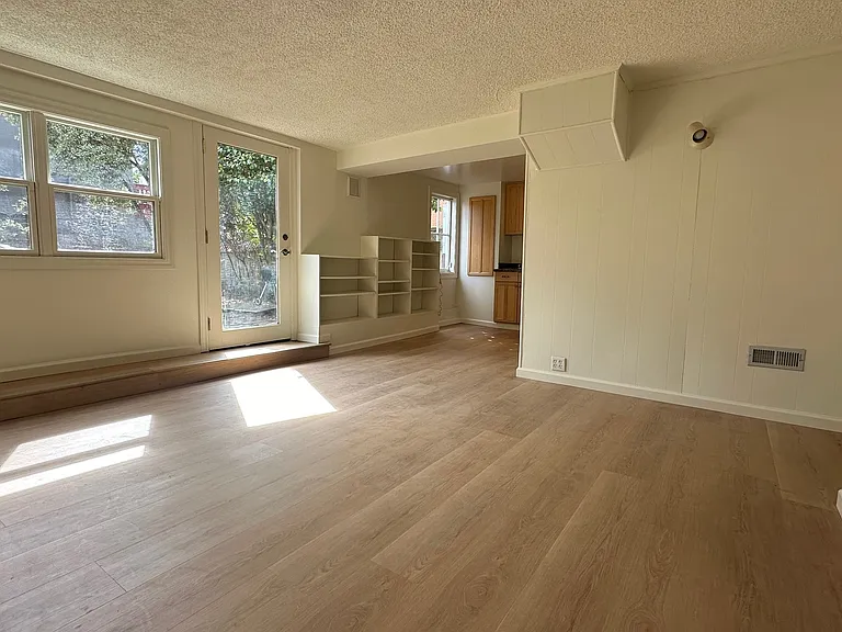 11 Southwood Dr — Photo 21