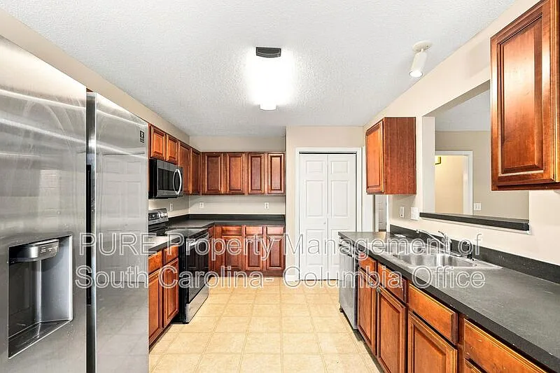 5 bed, 4.0 bath, 2900 sqft, $2,595 — Photo 4
