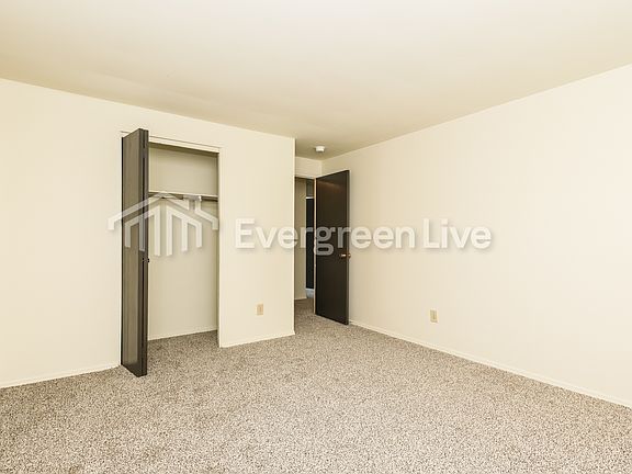 5th image of 8027 Mount Hood