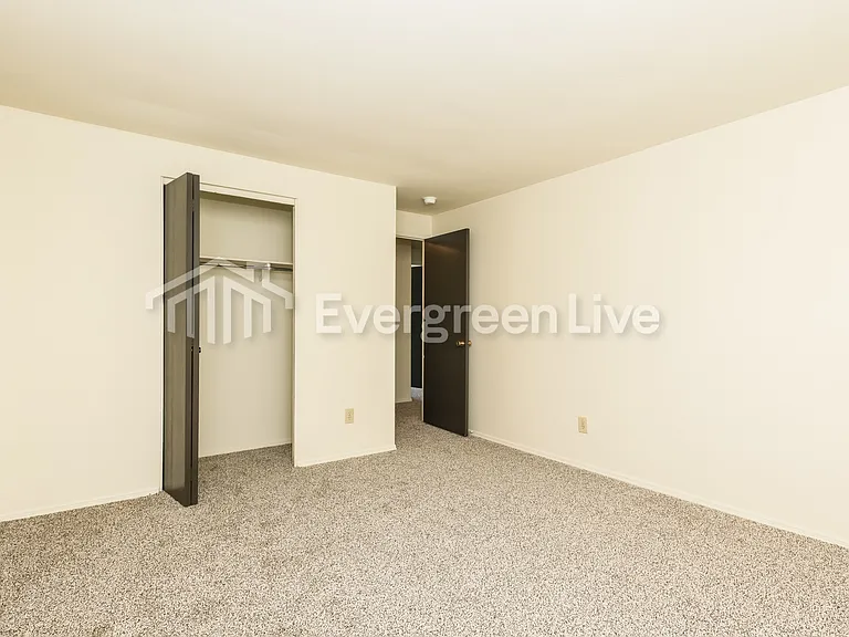 8027 Mount Hood Dr — Photo 3