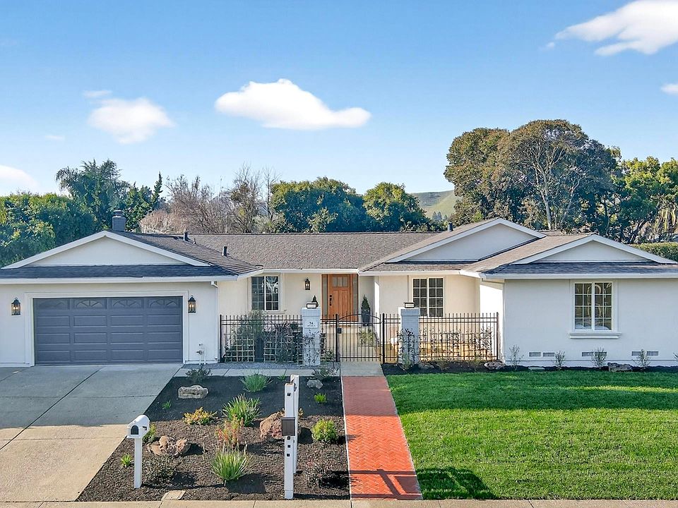 1st image of 36 Barcelona Ct