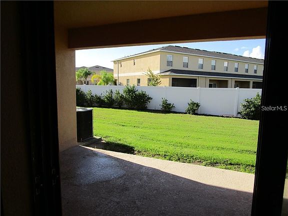 4th image of 2631 Oleander Lakes Dr