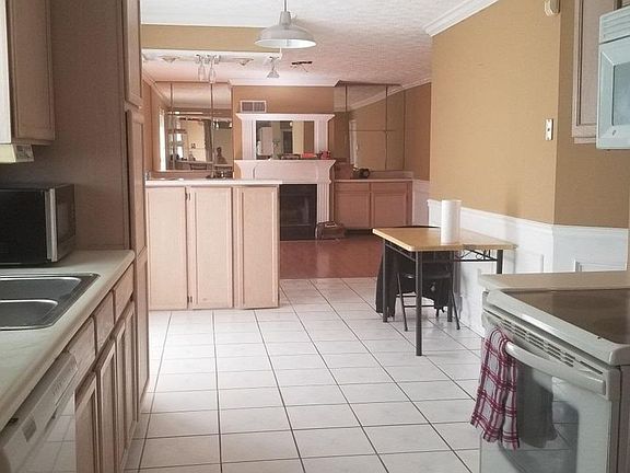 4th image of 837 Stonebrook Dr