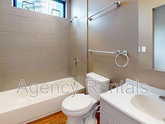 4th image of 1407 Pensacola St #407