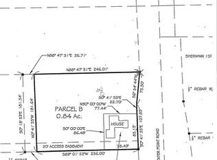 2738 N Center Point Rd, Cedar Rapids, IA 52411