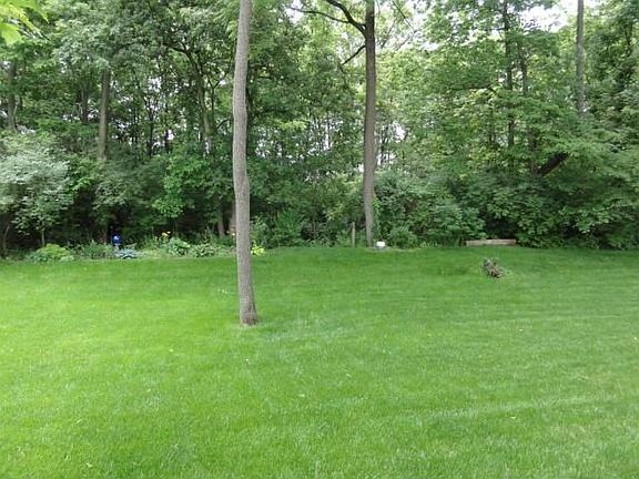 5th image of 1320 Larrel Ln