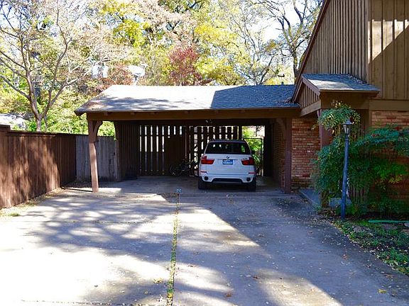 4th image of 3217 Overton Park Dr E
