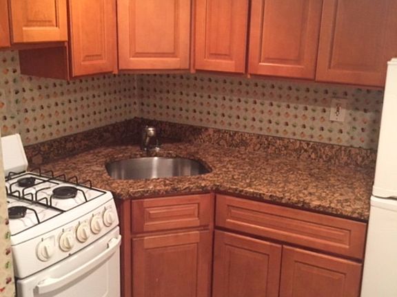 3rd image of 107-16A 156th St