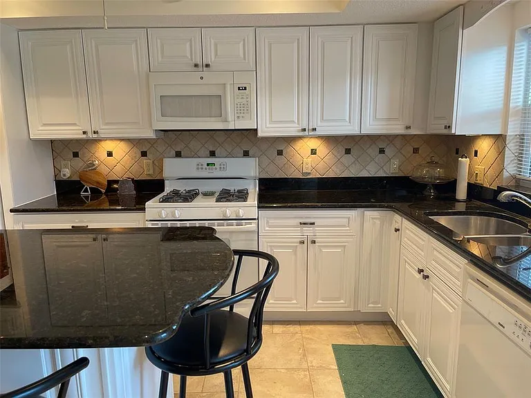 7 Dunoon Pl #207 — Photo 4
