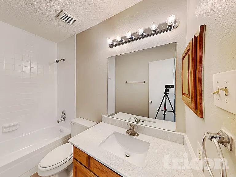 2758 Briar Hill Dr — Photo 17